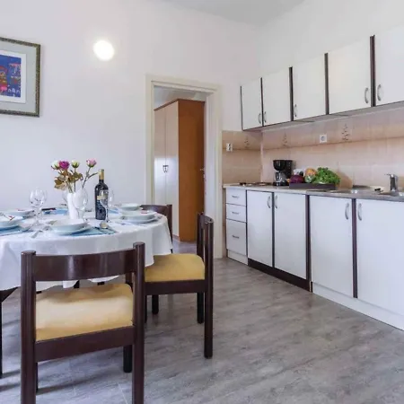 In - Istrien 40228 Apartment *